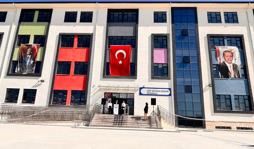 Atatürk posterleri toplatıldı iddiasına Türk Eğitim-Sen’den yanıt