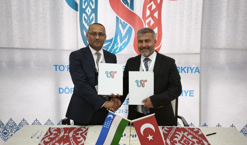 Buhara’da Anadolu Üniversitesinin küresel eğitim vizyonunu anlattı