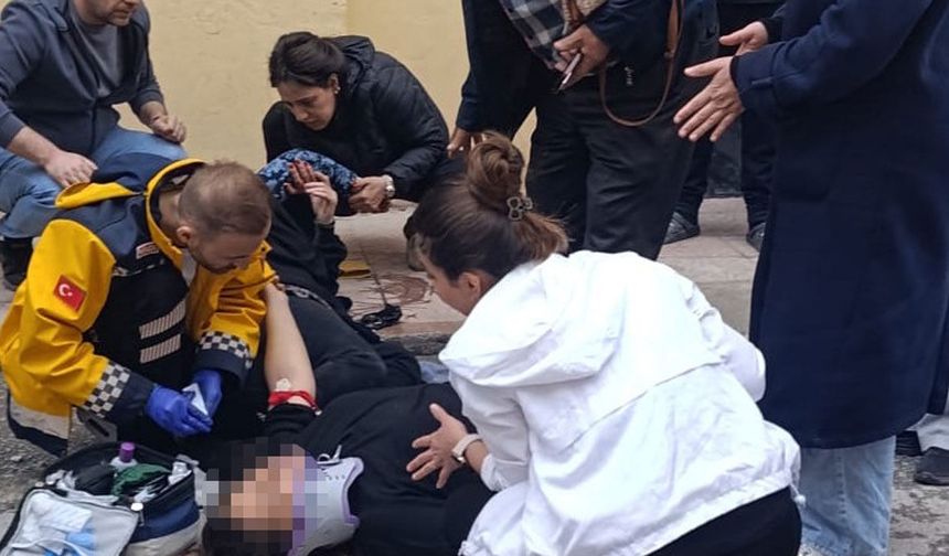 Eskişehir’de araç yayalara çarptı: 2’si ağır 3 yaralı