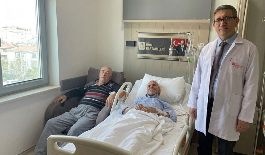 Şah damarı darlığına kapalı yöntemle müdahale