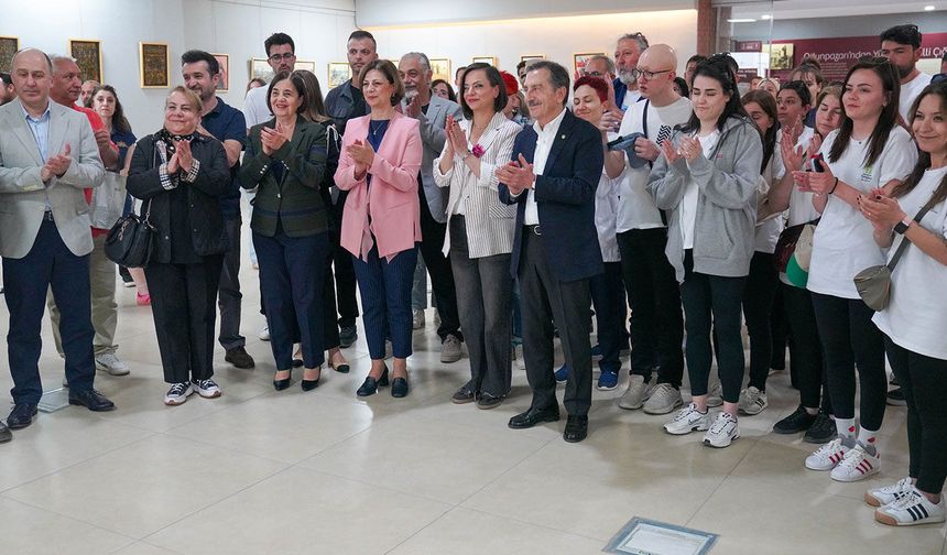Seçkinlere değil halka dönük yapılan işler yaşıyor