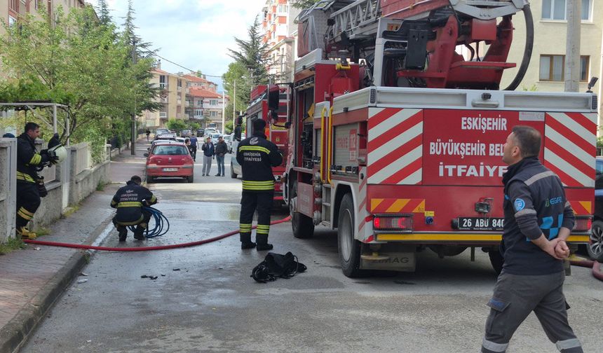 Yangında sürünerek kaçmaya çalışan kadının durumu ağır