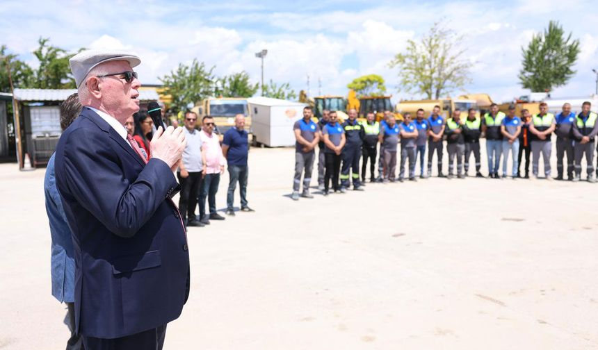 Başkan Kurt, belediye çalışanları ile bayramlaştı