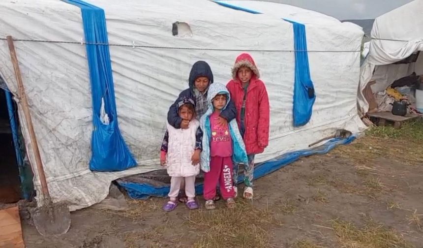 Çadırlarını su basan mevsimlik işçiler yardım bekliyor