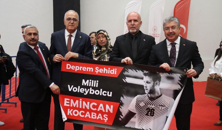 Depremde hayatını kaybeden Eskişehirli voleybolcunun ismi sezona verildi