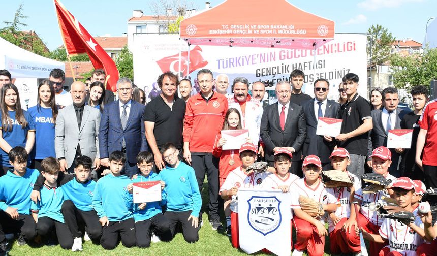Eskişehir'de 'Gençlik ve Spor Şöleni' gerçekleştirildi
