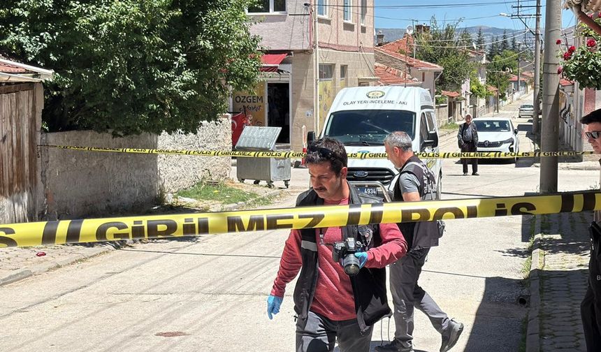 Geri geri gelen aracın çarptığı kadın hayatını kaybetti