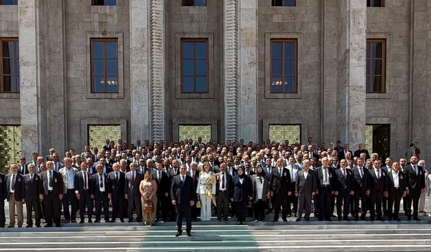 MHP Eskişehir Teşkilatları Ankara’da Grup Toplantısına Katıldı