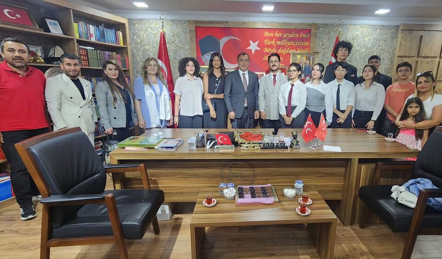 MHP'yi Tiyatro Toplulukları Ziyaret Etti