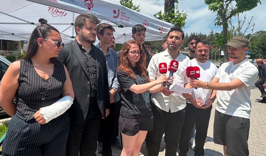 Öğrencilerden demokrasi için imza kampanyası