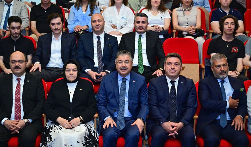 Vali Yılmaz: "Gençlerin sesi bilimle yükseliyor"