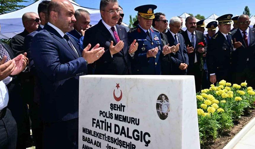 15 Temmuz Şehidi Fatih Dalgıç kabri başında dualarla anıldı