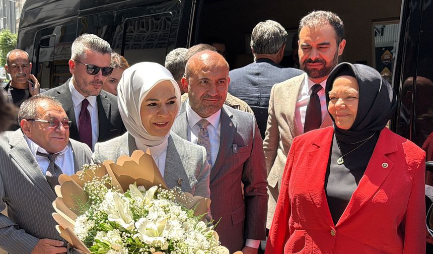 Bakan Göktaş, AK Parti Eskişehir İl Başkanlığı’nı ziyaret etti