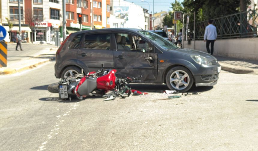 Çarpmanın Etkisiyle Otomobilin Camına Savruldu