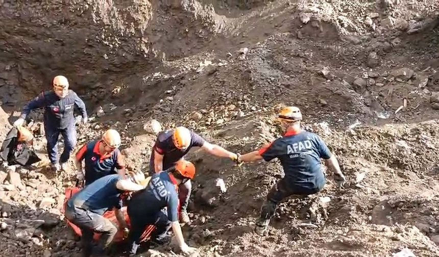 Define faciasında AFAD'ın zorlu kurtarma operasyonu