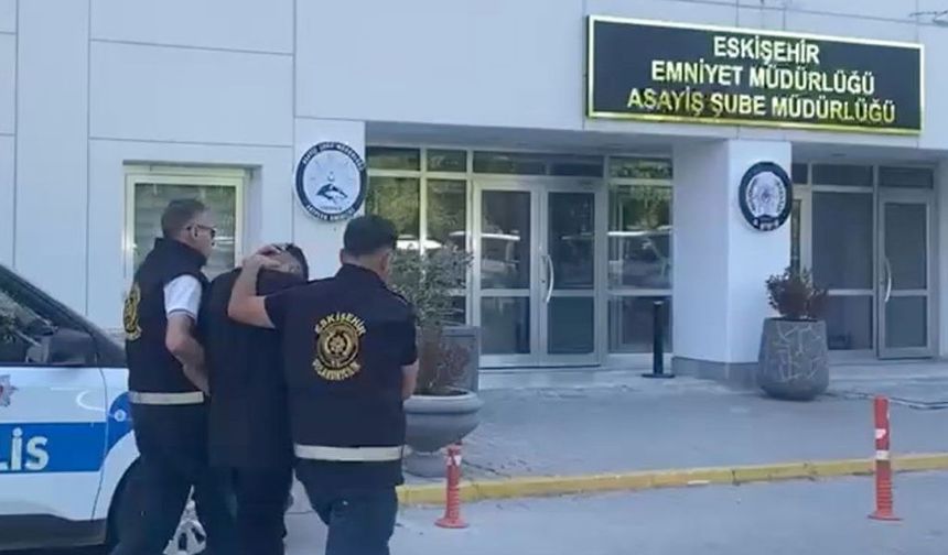 Elini öptüğü yaşlı adamın 2 milyonunu çalmış