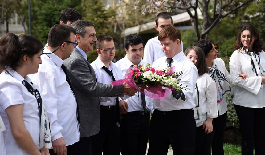 Gökkuşağı kafe 15 yıldır hayatlara dokunuyor