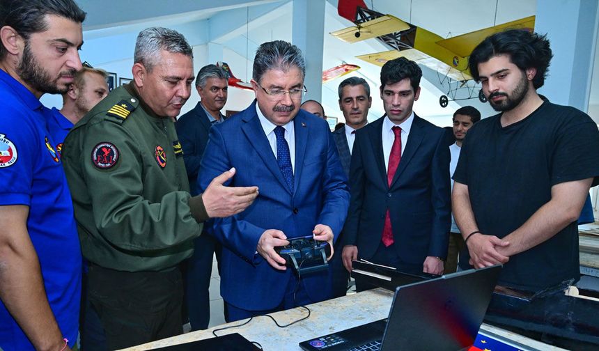 İHA yarışmalarında görev alacak pilotların eğitim gördüğü merkeze Vali Yılmaz'dan ziyaret