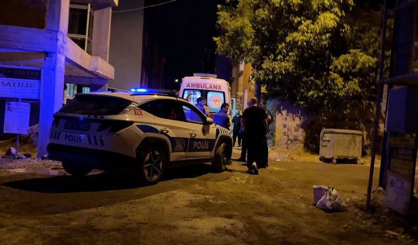 Sevgilisi ile tartışıp kendini bıçaklamaya çalıştı