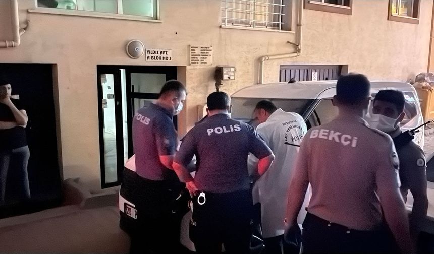 Yaşlı adam evinde ölü bulundu