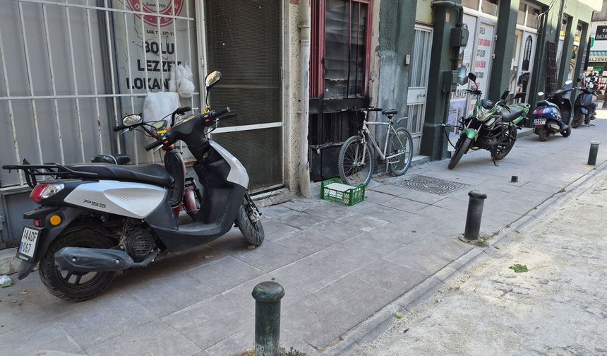 Kaldırımlar otoparka döndü