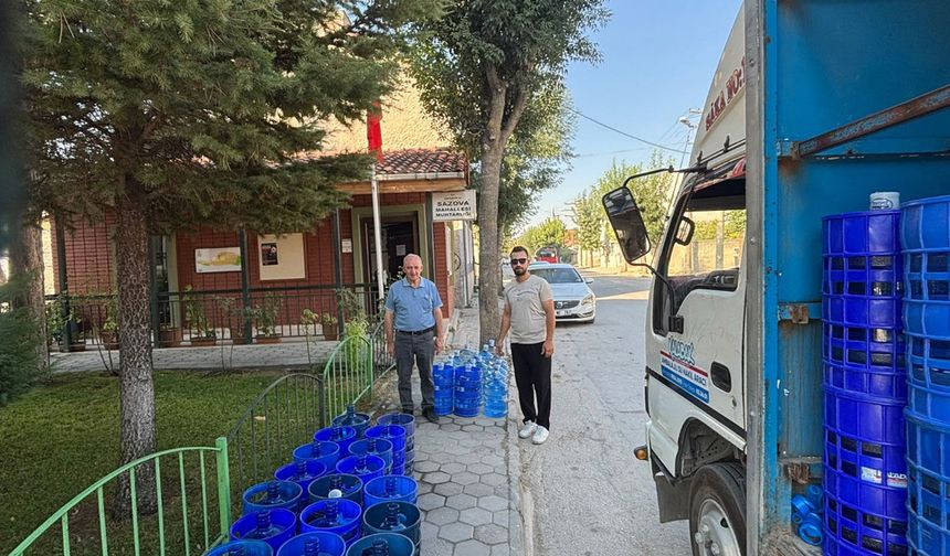 Eskişehir’de muhtarlara 962 damacana su desteği