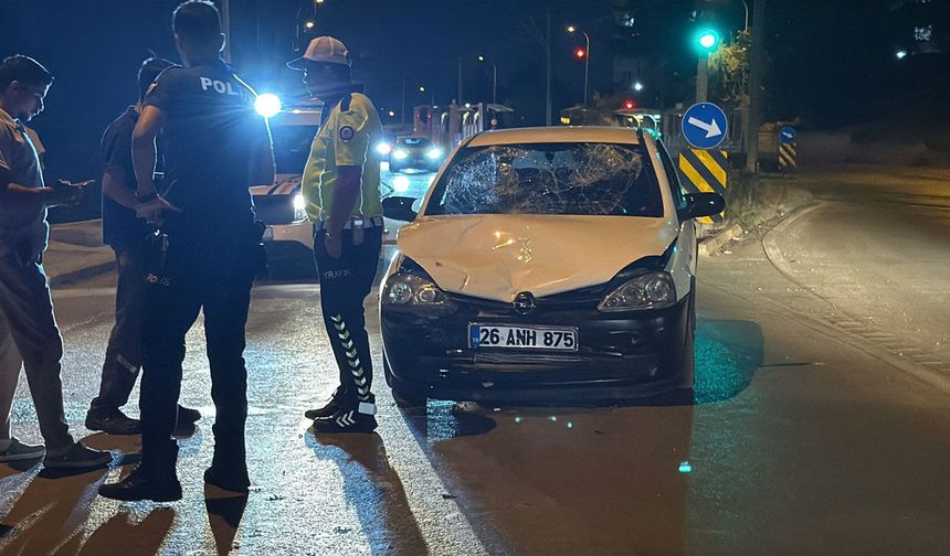 Eskişehir'de otomobil ile motosiklet çarpıştı: 2 yaralı