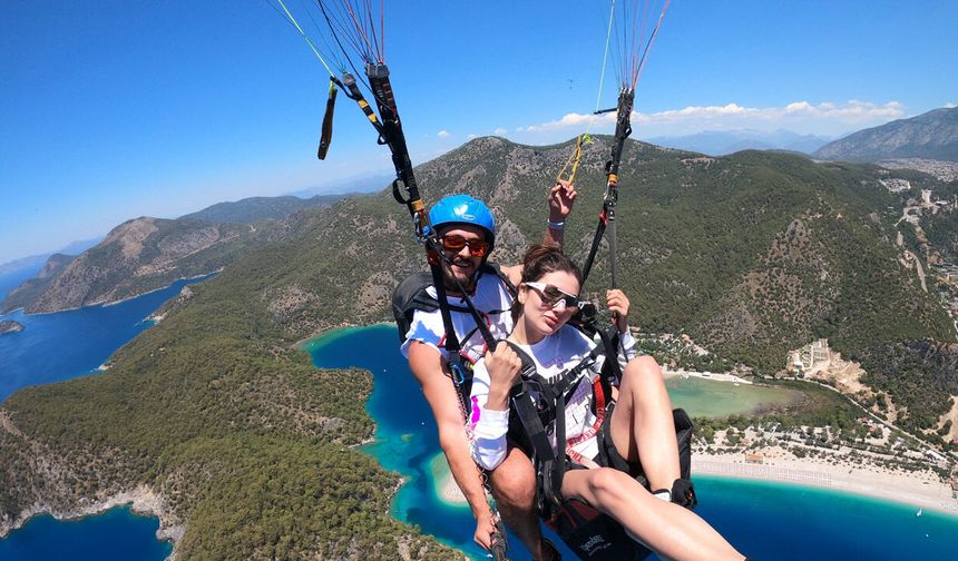 Fethiye’de Yamaç Paraşütü Sezonu: Ölüdeniz’i Gökyüzünden Görmek İçin Doğru Zaman Nasıl Seçiliyor?