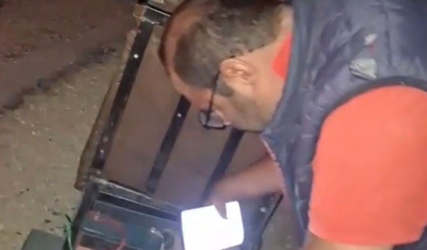 Kaza yapan engellinin yardımına koştular
