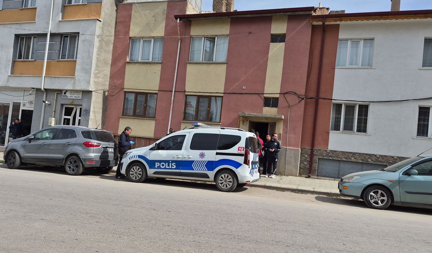 Eskişehir'de 52 yaşındaki adam merdivenin altında ölü bulundu