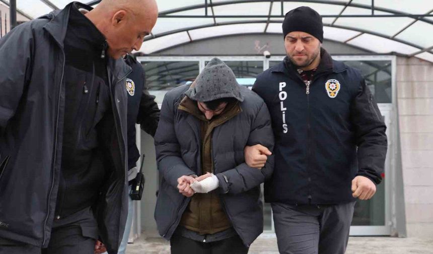Eskişehir'de üvey babasını bıçaklayarak öldürdü