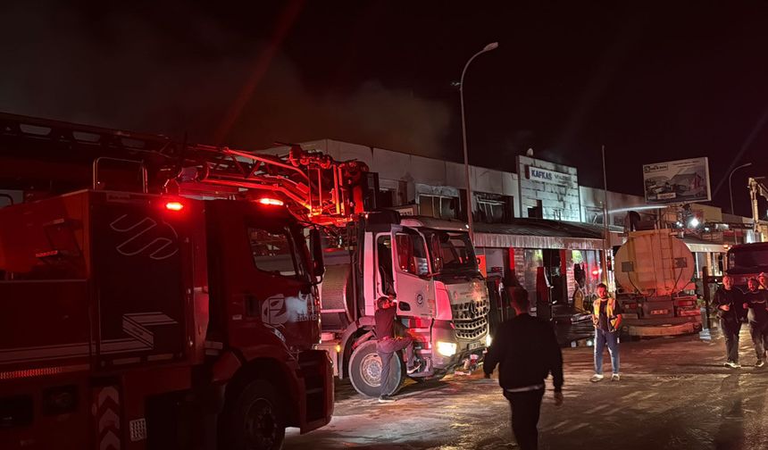 Sanayi sitesindeki yangın kontrol altına alındı