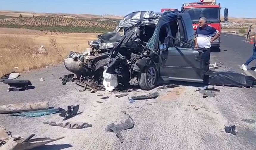 Trafik kazasında dört kişi hayatını kaybetti