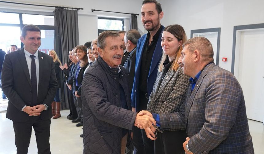 Başkan Ataç'tan Yeni Parti'nin seçim noktasına ziyaret