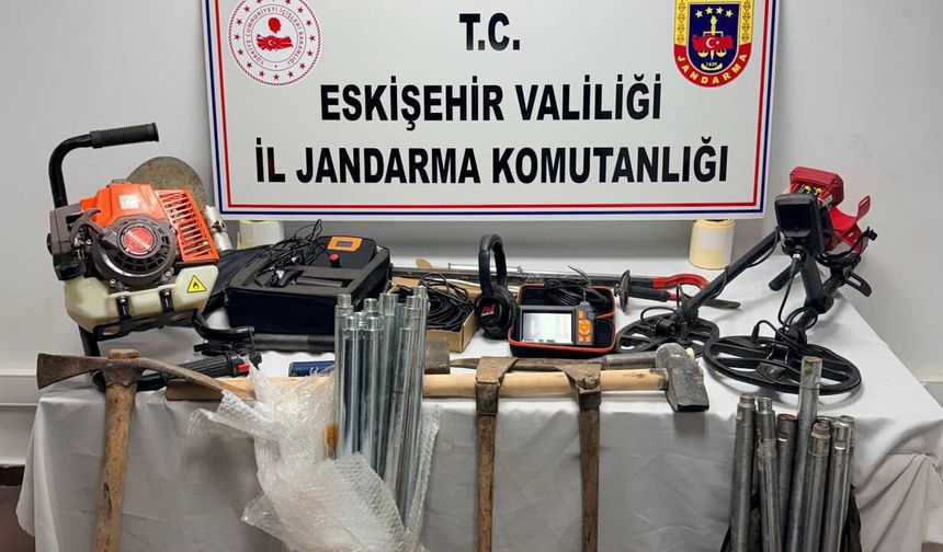 Beylikova'da kaçak kazı operasyonu