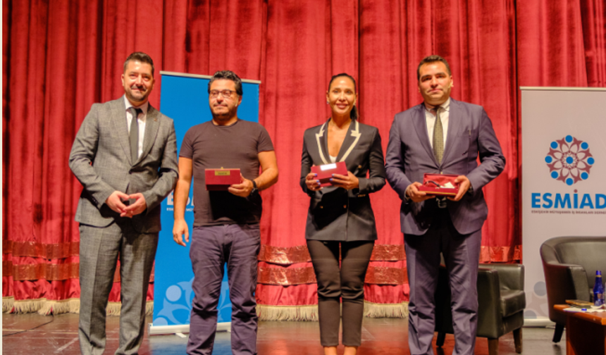 Bir panelden fazlası