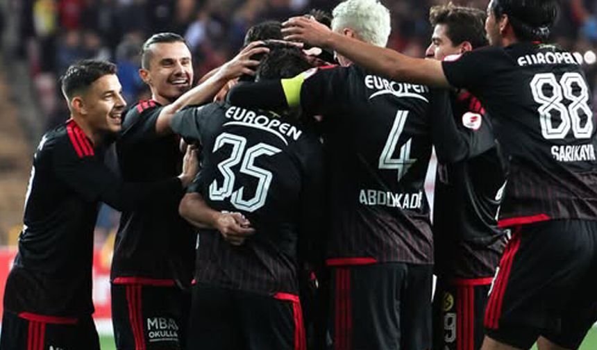 Es Es kupada farklı kazandı: 4-1