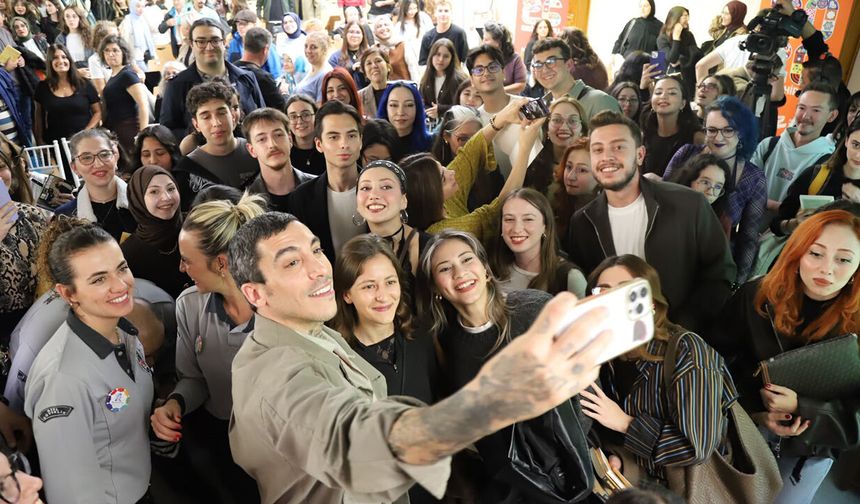 Eskişehir'de Edebiyat Şenliği’ne yıldızlar yağdı