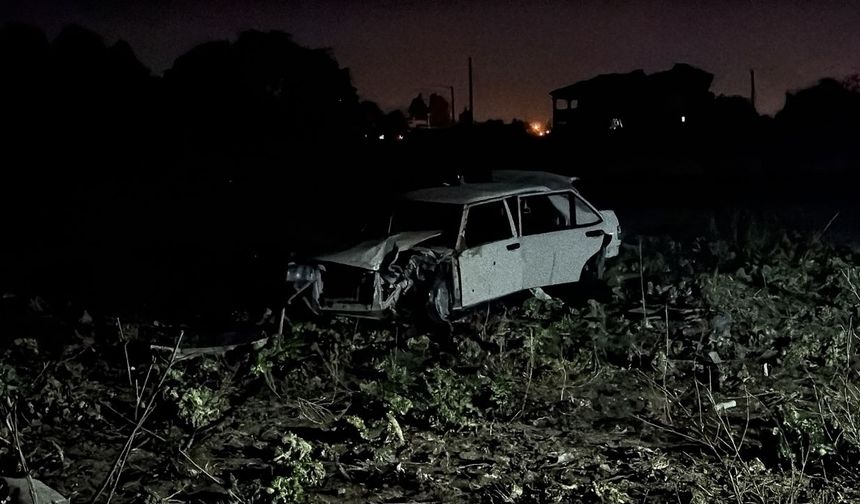 Polisin 'dur' ihtarına uymayan otomobil tarlaya uçtu