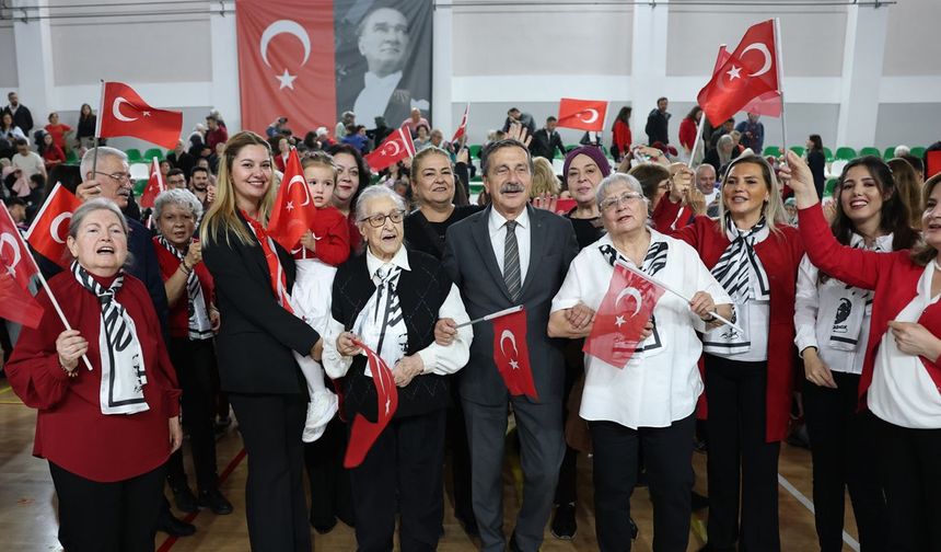 Tepebaşı’nda cumhuriyet coşkusu üç nesli bir araya getirdi
