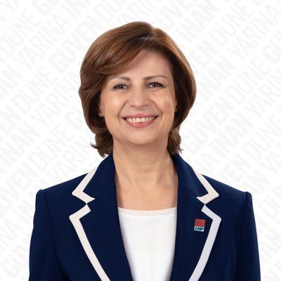 Ayşe Ünlüce kimdir?