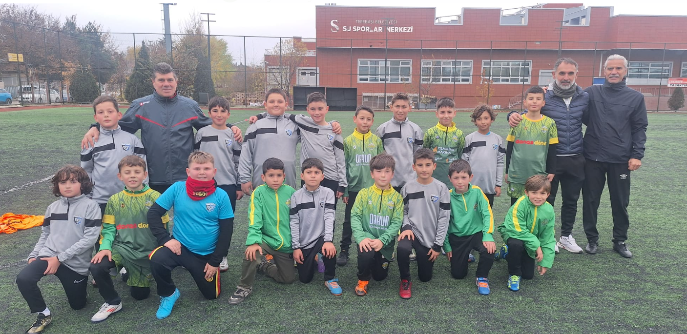 Ihlamurkentspor Ve 7 Kardesler Futbol Okulu Hazirlik Macinda Karsilasti (1)