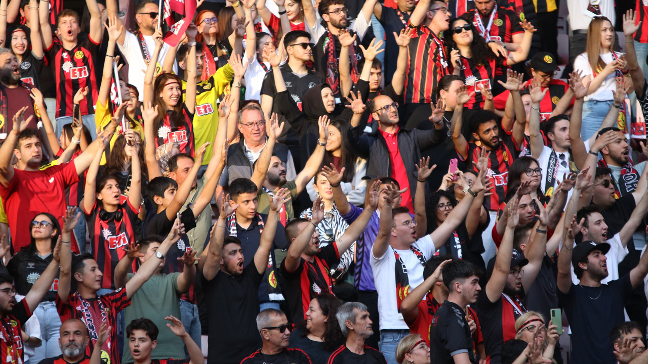 Eskisehirspor Sampiyonlugu Kutladi 1