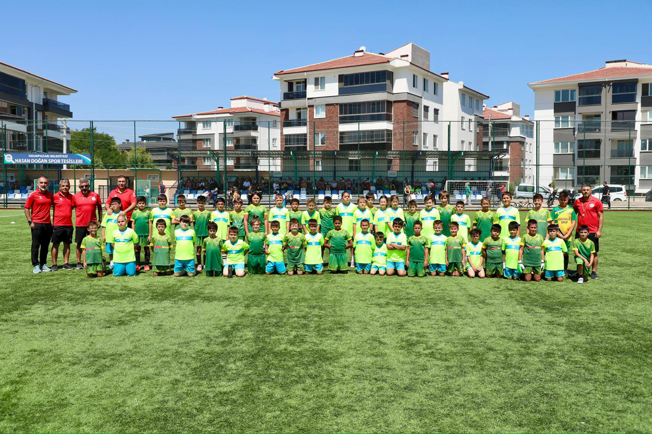 Sureyya Ozkefe Anisina Minikler Futbol Turnuvasi 5