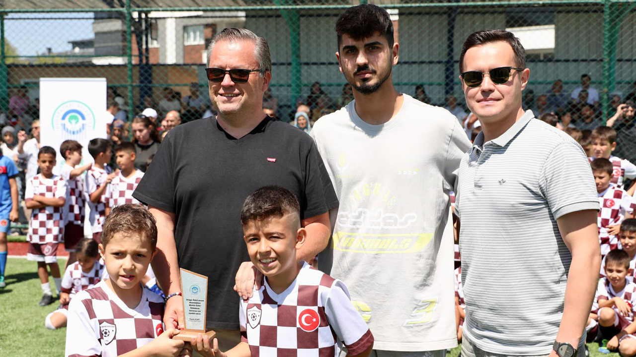 Sureyya Ozkefe Anisina Minikler Futbol Turnuvasi