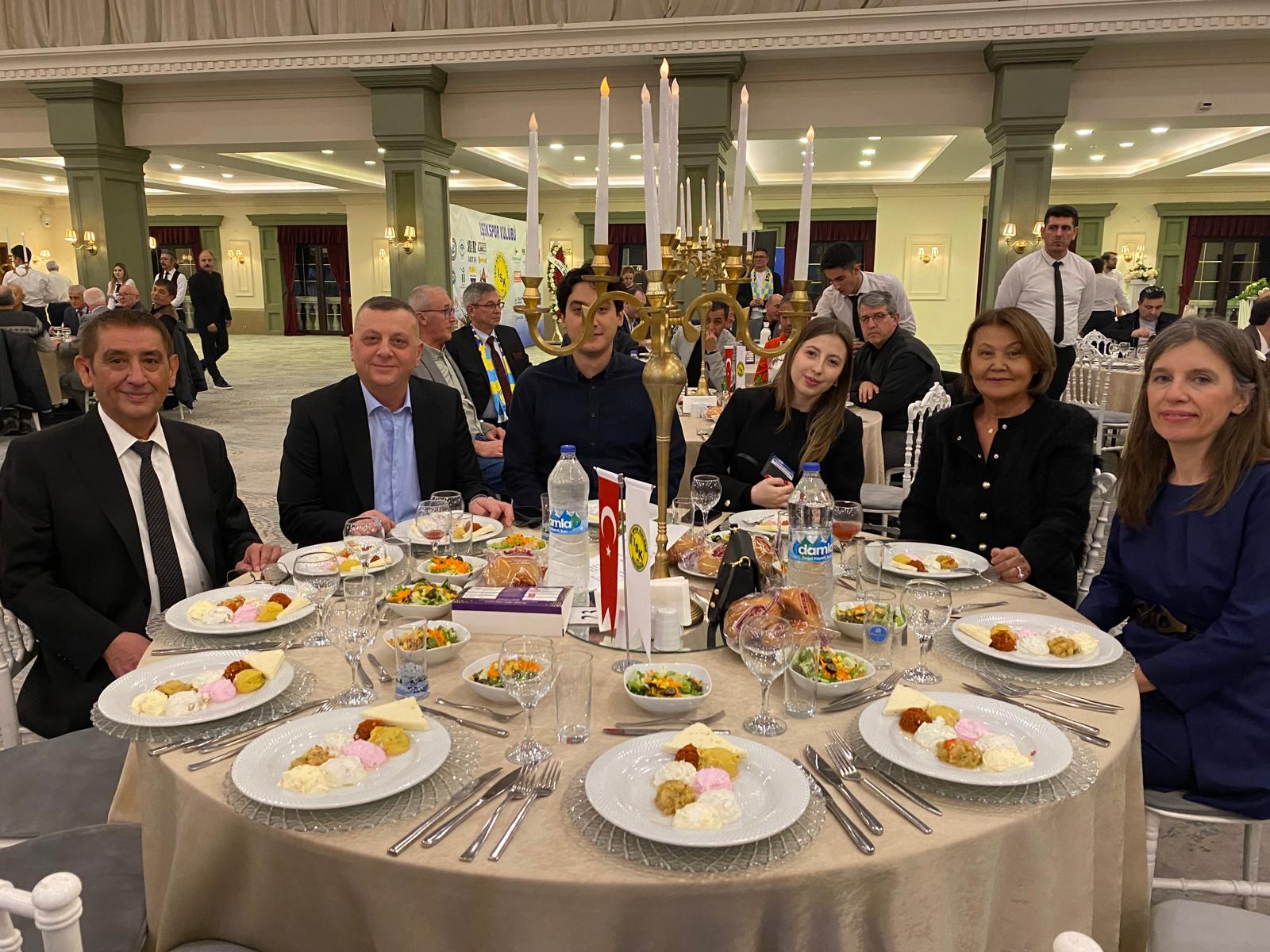 Isiksporun Dayanisma Gecesi Gorkemli Gecti (1)