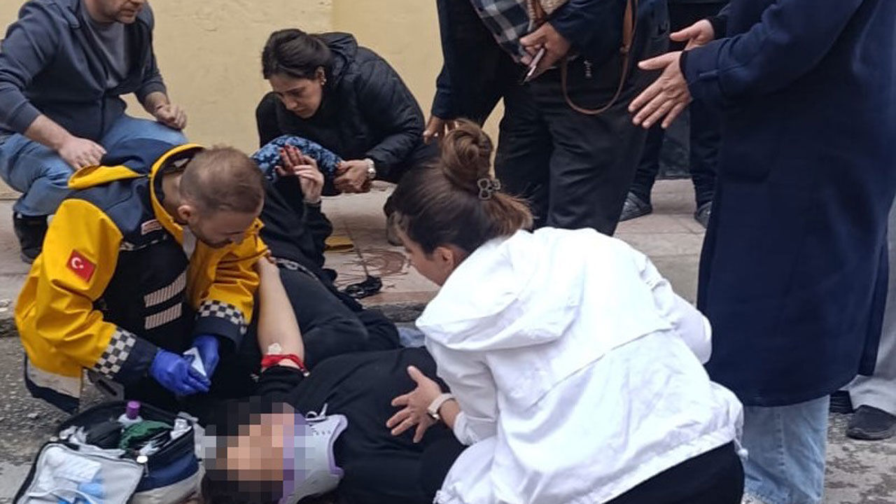Eskişehir’de araç yayalara çarptı: 2’si ağır 3 yaralı