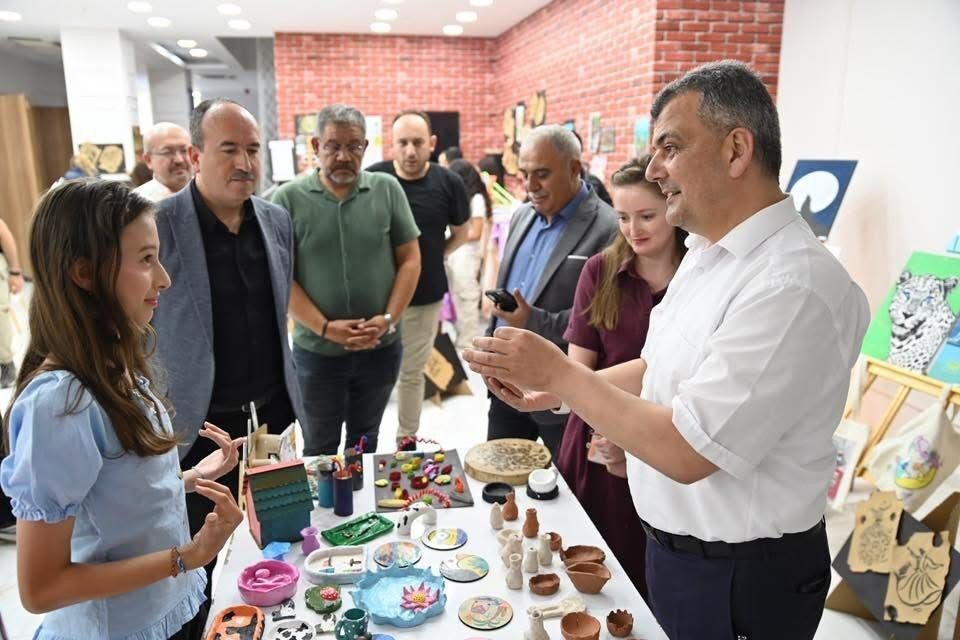 Emirdağ Mithatpaşa Ortaokulu'ndan 'Sanat Şöleni'