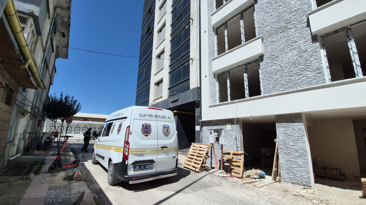 Eskişehir'de bir plazadaki ölüm şüpheli bulundu