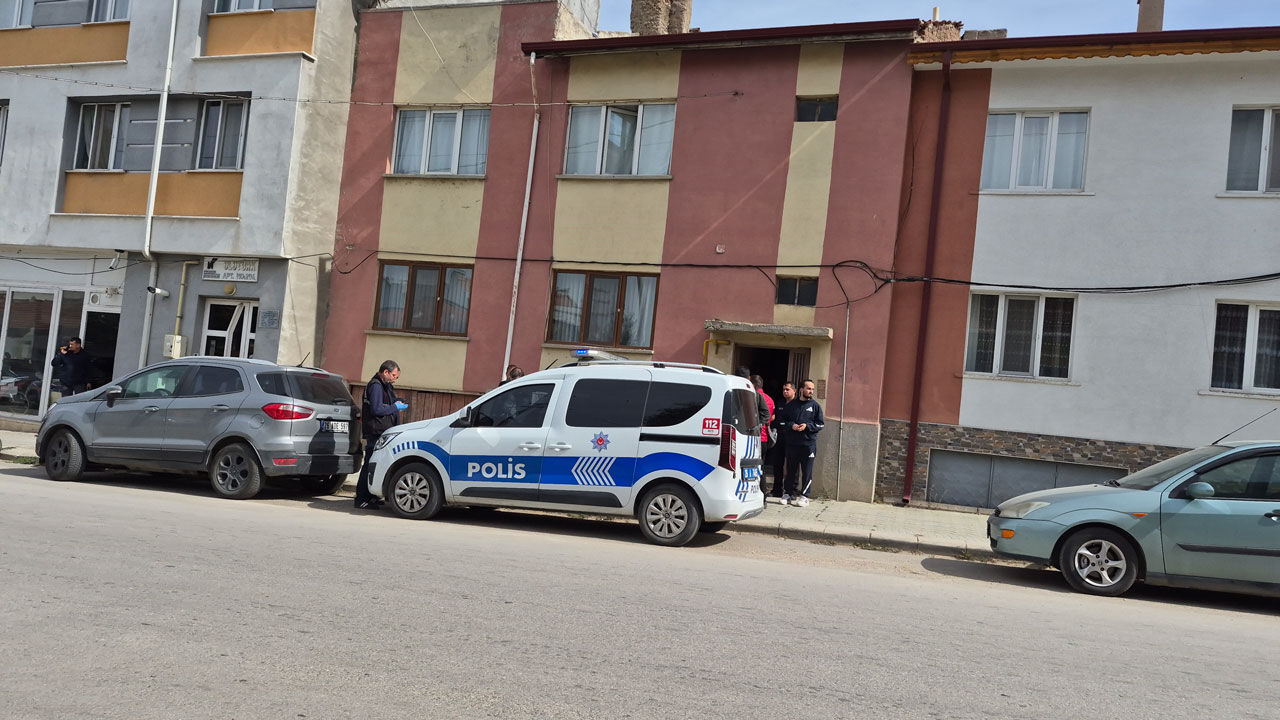 Eskişehir'de 52 yaşındaki adam merdivenin altında ölü bulundu